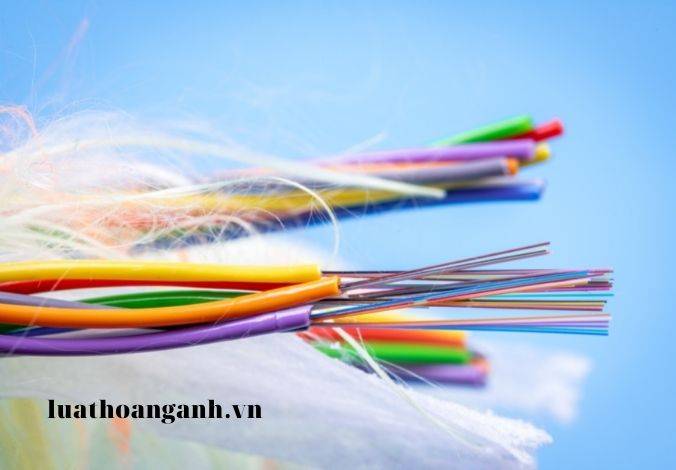 Trách nhiệm của người bán hàng hóa, cung cấp dịch vụ sử dụng hóa đơn điện tử có mã của cơ quan thuế?