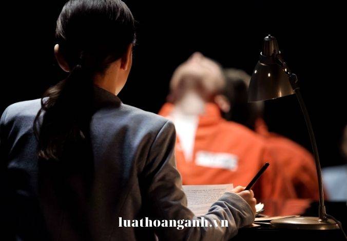 Tội từ chối khai báo, từ chối kết luận giám định, định giá tài sản hoặc từ chối cung cấp tài liệu là gì?