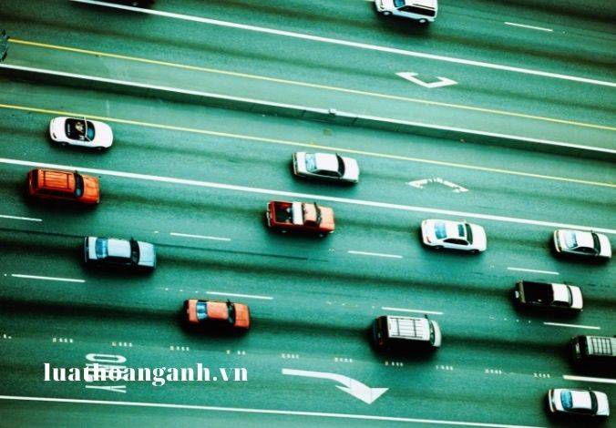 Người điều khiển xe thô sơ cần phải đảm bảo những điều kiện gì khi tham gia giao thông?