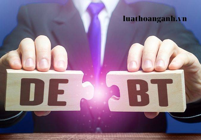 Cơ quan nào có thẩm quyền quyết định xử lý tài sản trang bị của nhiệm vụ khoa học và công nghệ thuộc trung ương quản lý?