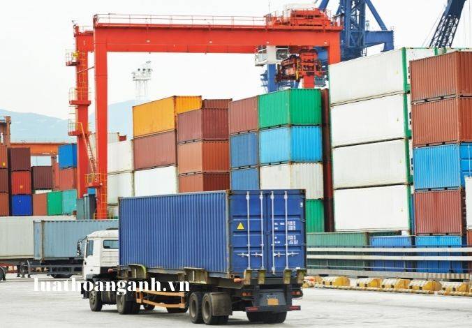 Hành vi vận chuyển, tàng trữ, giao nhận hàng cấm bị xử phạt như thế nào?