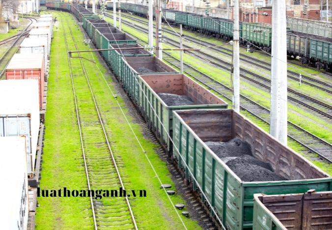 Tiếp nhận và xử lý hồ sơ hải quan đối với tài biển xuất cảnh, nhập cảnh, quá cảnh được quy định như thế nào?