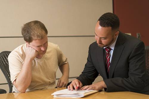 Giá thuê luật sư mua bán nhà đất năm 2024 là bao nhiêu?