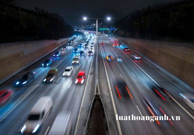 Phối hợp quản lý hoạt động bay dân dụng và quân sự được thực hiện như thế nào?